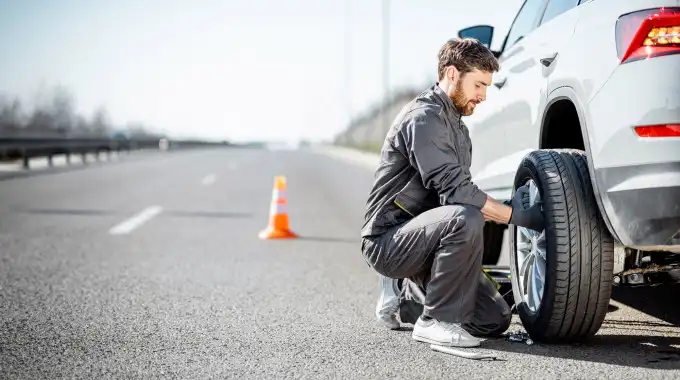 5 Key Reasons to Get Roadside Assistance in Winnipeg!